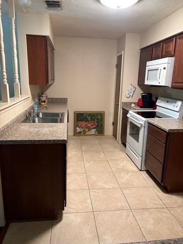 1515 N Ridgemont Lane, Kerrville, TX 78028