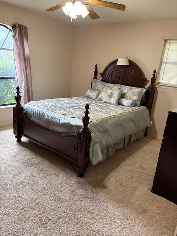 1515 N Ridgemont Lane, Kerrville, TX 78028