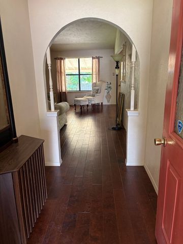 1515 N Ridgemont Lane, Kerrville, TX 78028