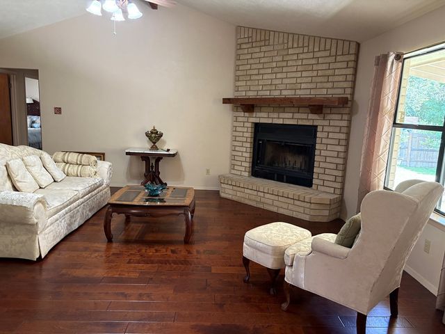 1515 N Ridgemont Lane, Kerrville, TX 78028