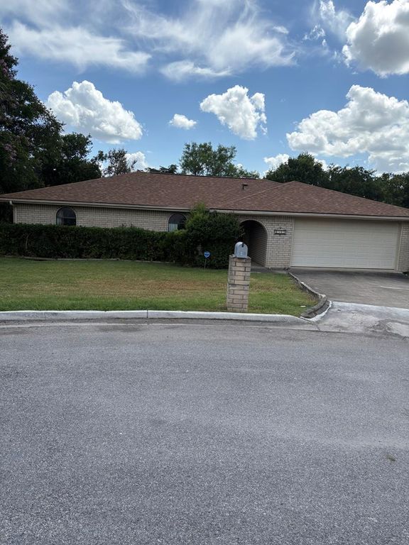 1515 N Ridgemont Lane, Kerrville, TX 78028
