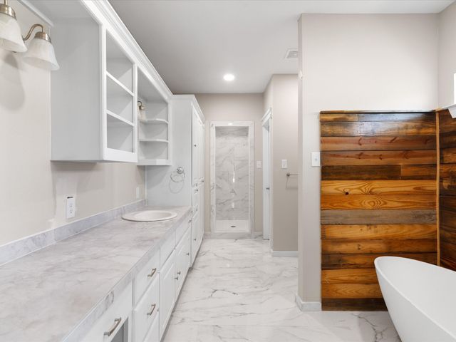 1001 W Lampasas Street, Ennis, TX 75119