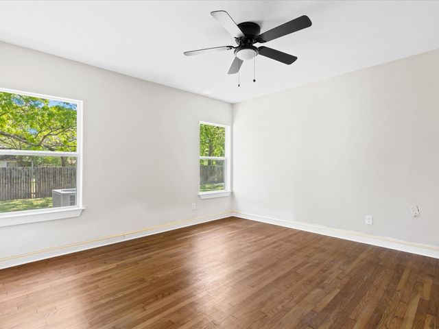 1001 W Lampasas Street, Ennis, TX 75119