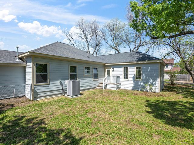 1001 W Lampasas Street, Ennis, TX 75119