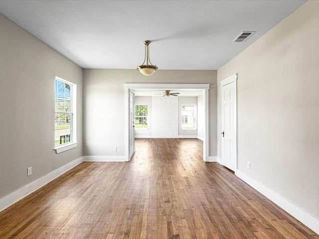 1001 W Lampasas Street, Ennis, TX 75119