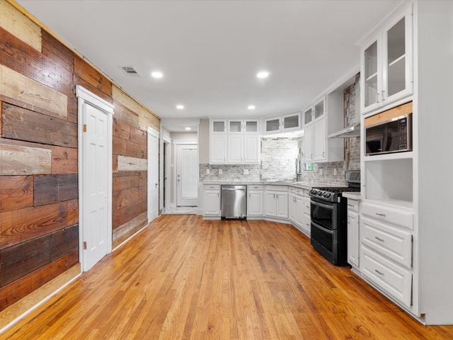 1001 W Lampasas Street, Ennis, TX 75119