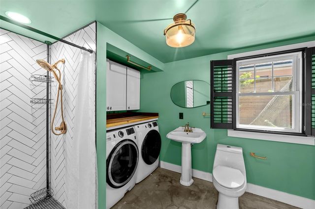 3213 W BARCELONA STREET, Tampa, FL 33629