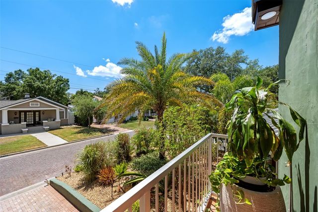 3213 W BARCELONA STREET, Tampa, FL 33629