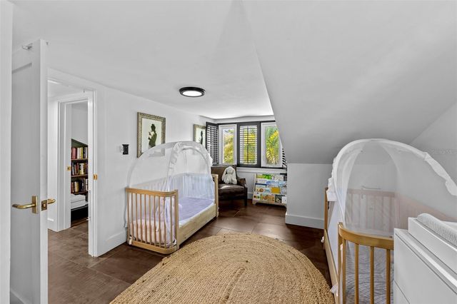 3213 W BARCELONA STREET, Tampa, FL 33629