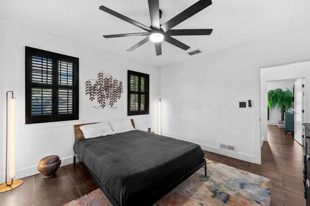 3213 W BARCELONA STREET, Tampa, FL 33629