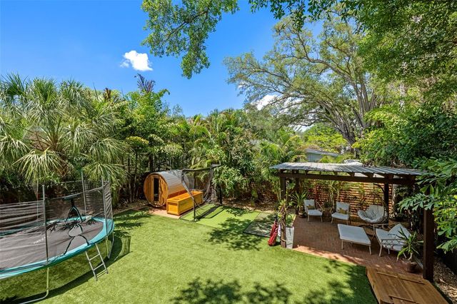 3213 W BARCELONA STREET, Tampa, FL 33629