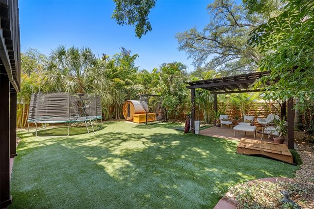 3213 W BARCELONA STREET, Tampa, FL 33629