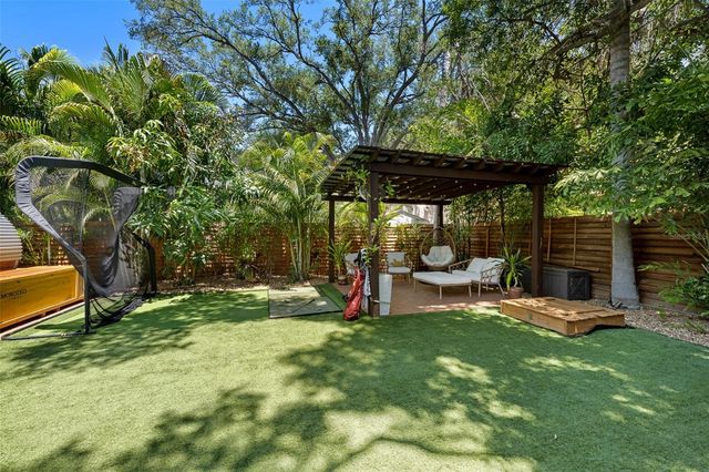 3213 W BARCELONA STREET, Tampa, FL 33629