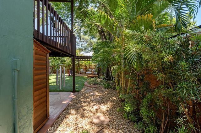 3213 W BARCELONA STREET, Tampa, FL 33629