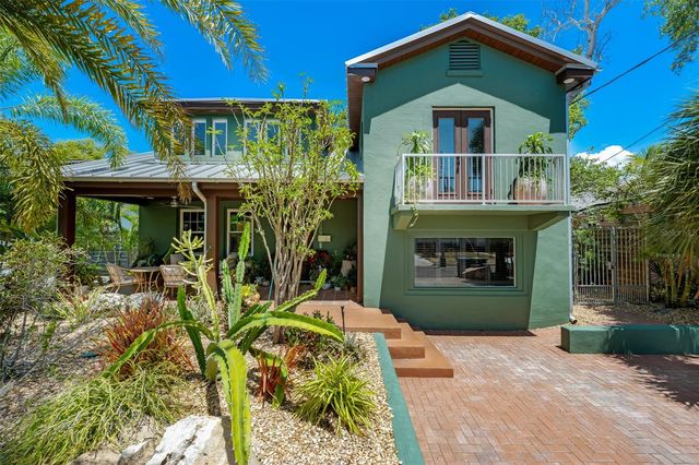 3213 W BARCELONA STREET, Tampa, FL 33629