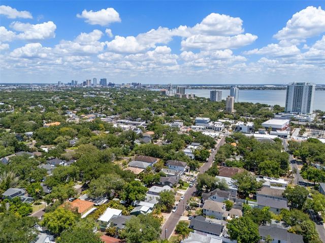 3213 W BARCELONA STREET, Tampa, FL 33629