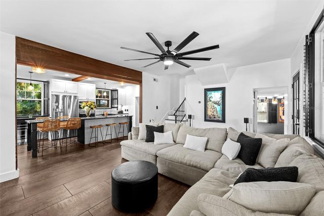 3213 W BARCELONA STREET, Tampa, FL 33629