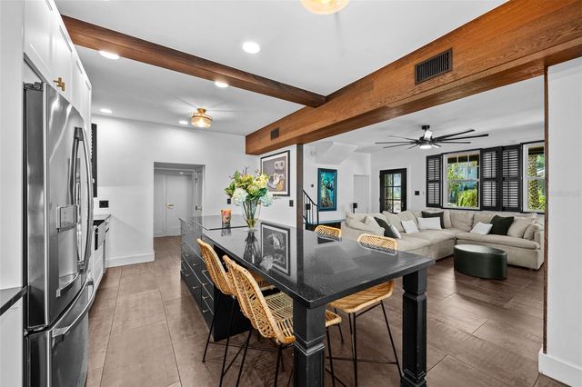 3213 W BARCELONA STREET, Tampa, FL 33629