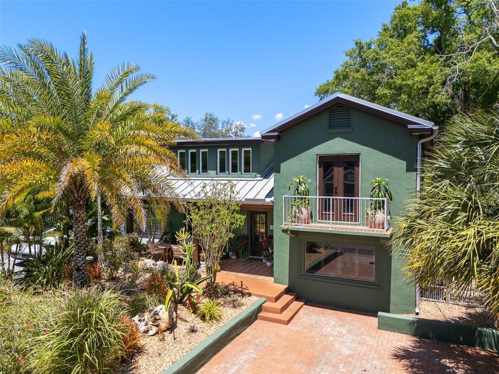 3213 W BARCELONA STREET, Tampa, FL 33629