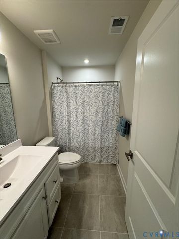 512 Old Lime Pl, Sandston, VA 23150