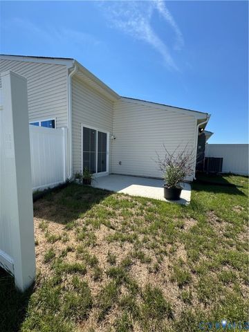 512 Old Lime Pl, Sandston, VA 23150