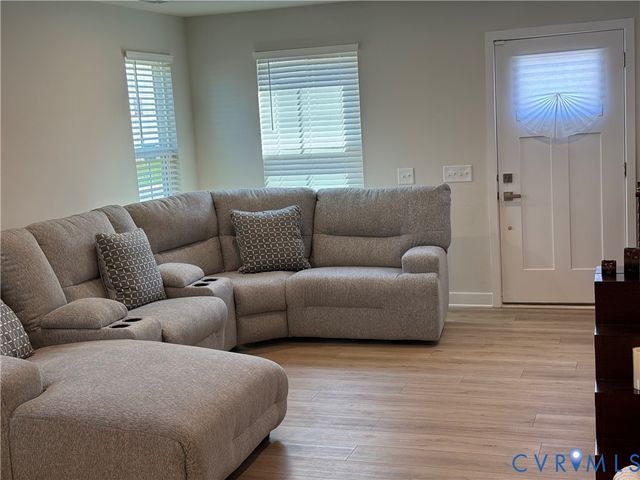 512 Old Lime Pl, Sandston, VA 23150