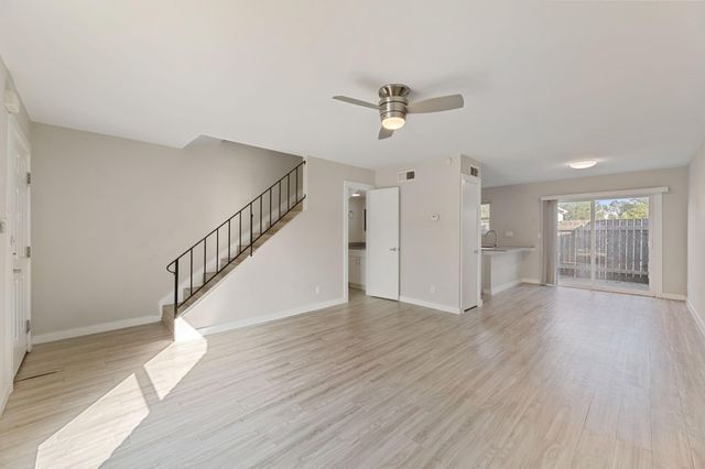 5005 Manor Road 121, Austin, TX 78723