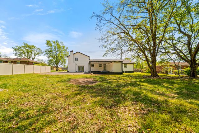 3015 Lyndale Dr, Nashville, TN 37207