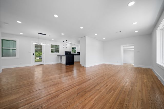 3015 Lyndale Dr, Nashville, TN 37207