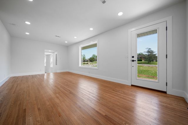 3015 Lyndale Dr, Nashville, TN 37207