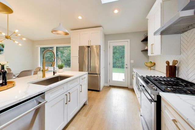 1005 FORESTWAY Drive, Glencoe, IL 60022