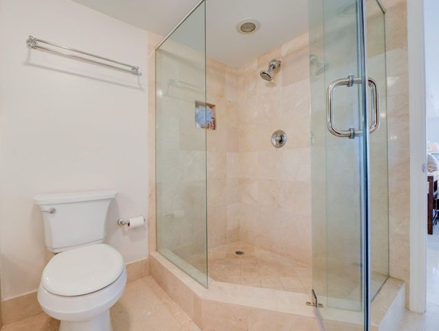 2001 N Ocean Boulevard 401, Fort Lauderdale, FL 33305