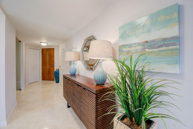 2001 N Ocean Boulevard 401, Fort Lauderdale, FL 33305