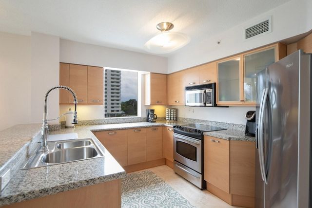 2001 N Ocean Boulevard 401, Fort Lauderdale, FL 33305