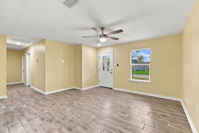2926 Tarpey Avenue, Texas City, TX 77590