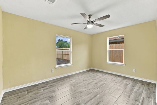 2926 Tarpey Avenue, Texas City, TX 77590