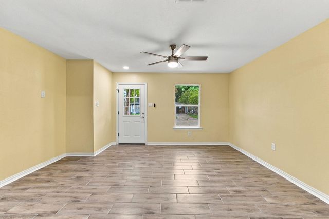 2926 Tarpey Avenue, Texas City, TX 77590
