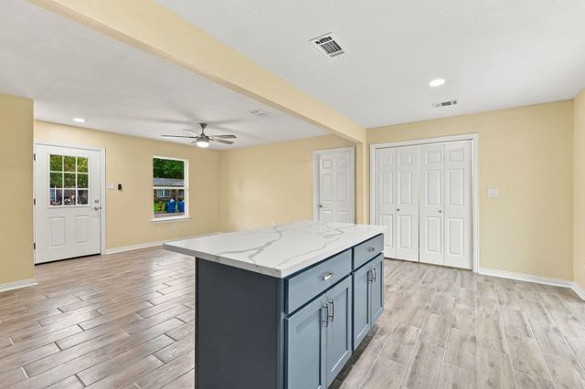 2926 Tarpey Avenue, Texas City, TX 77590