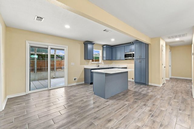 2926 Tarpey Avenue, Texas City, TX 77590