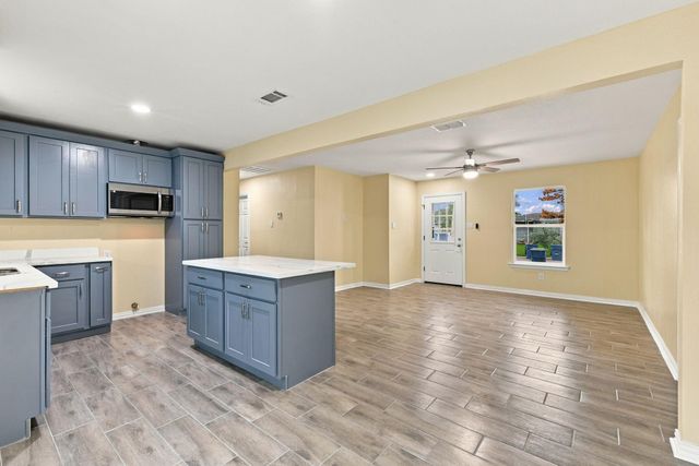 2926 Tarpey Avenue, Texas City, TX 77590