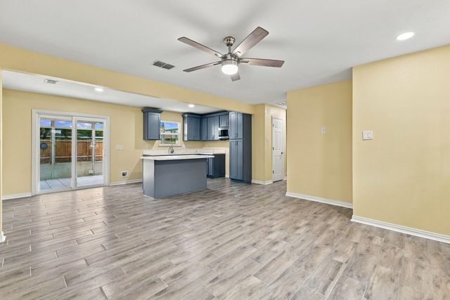2926 Tarpey Avenue, Texas City, TX 77590