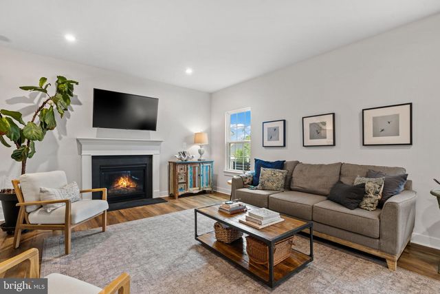 149 EMPEROR DR, Lake Frederick, VA 22630