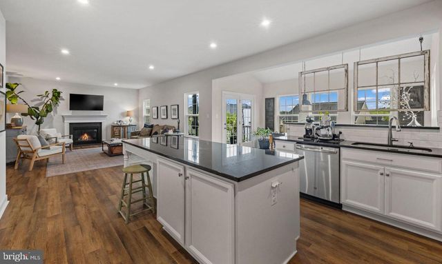 149 EMPEROR DR, Lake Frederick, VA 22630