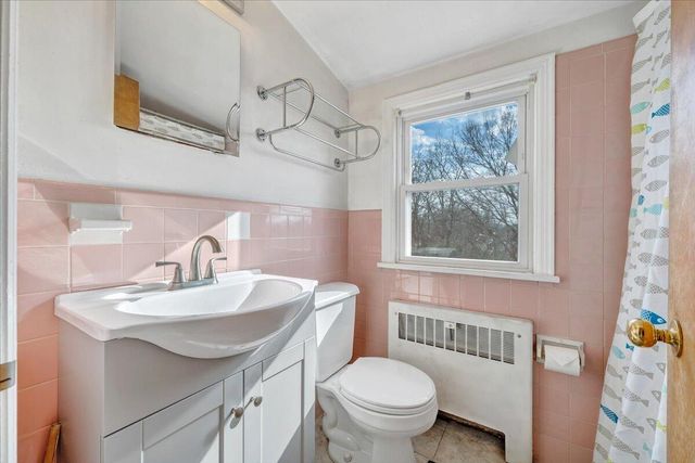 2415 Oakland BLVD, Roanoke, VA 24012