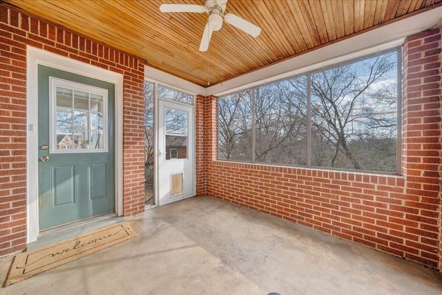 2415 Oakland BLVD, Roanoke, VA 24012