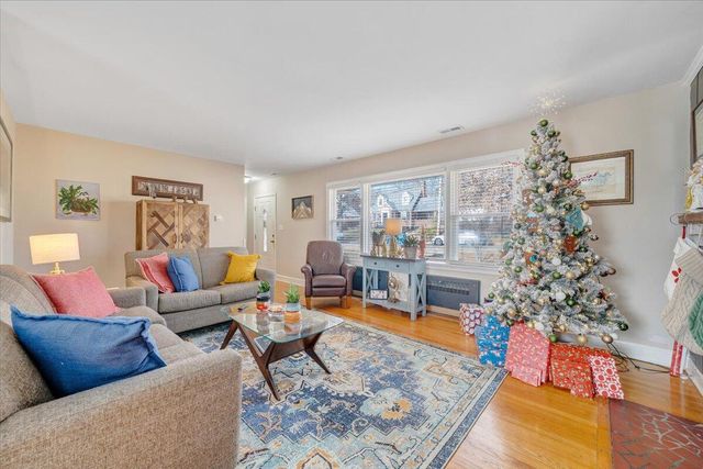 2415 Oakland BLVD, Roanoke, VA 24012