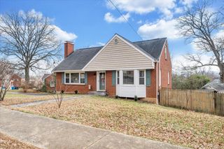 2415 Oakland BLVD, Roanoke, VA 24012