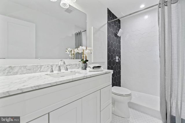 1825 S HANOVER ST, Baltimore, MD 21230