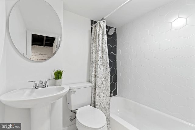 1825 S HANOVER ST, Baltimore, MD 21230