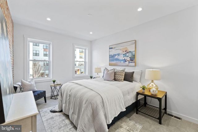 1825 S HANOVER ST, Baltimore, MD 21230